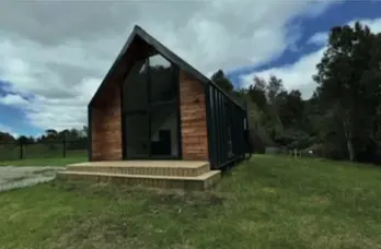 Fachada real de la Barn House de 48 m²